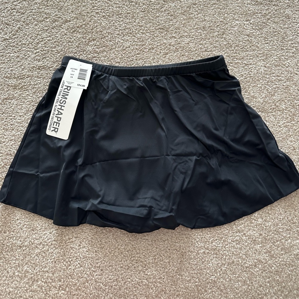 NWT women’s bathing suit skirt bottoms - never worn!